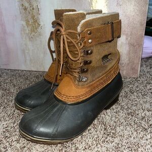 Sorel Brown and Black Duck Boots